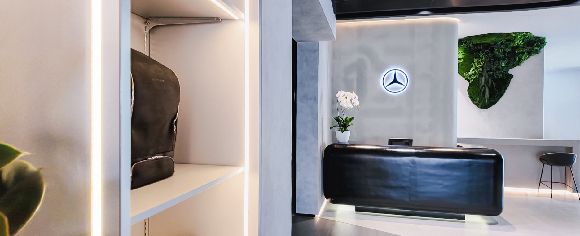 Web Multimedia Gallery Model World Beyond 4